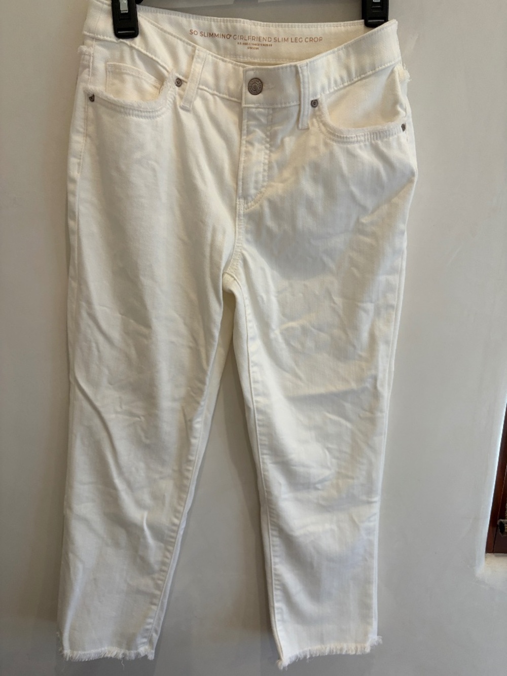 Chico's Girlfriend Slim Leg Crop Frayed White Size 2 - 00